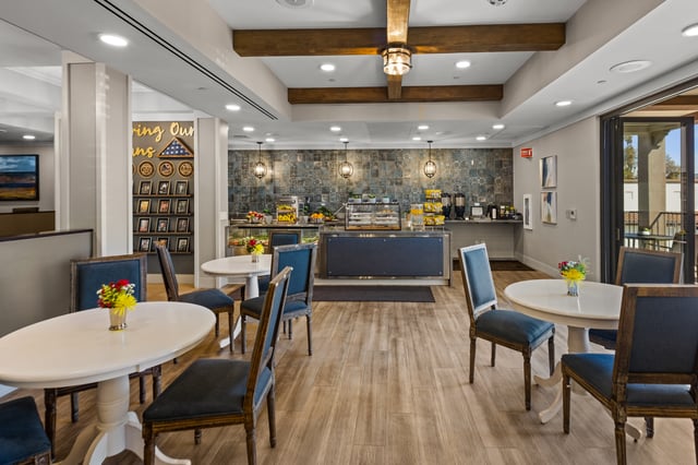 LAMA-La-Marea-002a-bistro