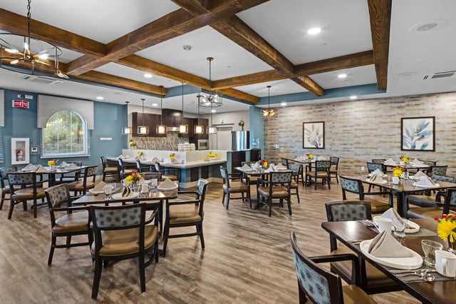 LAMA-La-Marea-011-dining-room-1