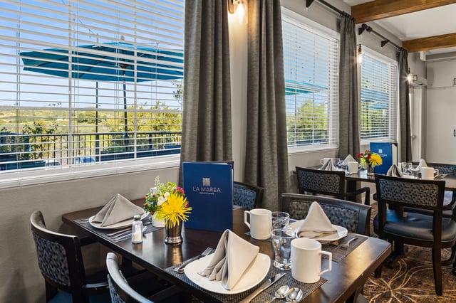 LAMA-La-Marea-012-dining-room-001