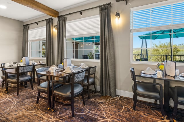 LAMA-La-Marea-012-dining-room-1