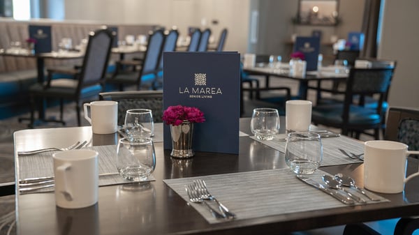 Restaurant-style-dining-5_La-Marea-Senior-Living-1